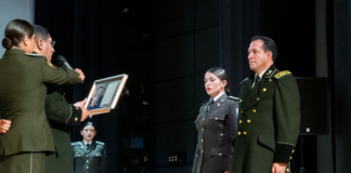 En un acto solemne, el 23 de julio, se llevó a cabo el esperado cambio de mando de la Subzona de Policía Chimborazo N┬░ 6 en el Teatro León. El coronel Julio Vinicio Camacho asumió la comandancia, sucediendo al coronel Waldo Zurita, quien a partir de ahora ocupará el cargo de comandante de la Zona 3.