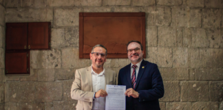En un acto académico que resalta el compromiso con el desarrollo sostenible y la formación integral de los estudiantes, la Universidad Tecnológica Indoamérica y la Corporación Eléctrica del Ecuador CELEC EP ÔÇô Unidad Hidroagoyán, firmaron un Convenio Marco de Cooperación Interinstitucional en la Casona Universitaria de la sede Ambato.