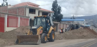 El 21 de julio se dio paso a la reactivación oficial de la obra de ampliación a cuatro carriles de la vía que conecta Riobamba con el cantón Guano.┬á La jornada, cargada de simbolismo y participación ciudadana, marcó el regreso de uno de los proyectos más anhelados por la comunidad.