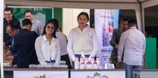 El 4 de julio, en los exteriores de la Facultad de Recursos Naturales de la Escuela Superior Politécnica de Chimborazo (ESPOCH), se llevó a cabo con gran éxito la tercera edición de la “Feria Agribusiness” junto al “Primer Encuentro Intercultural de Emprendimientos”, eventos que buscan dinamizar el desarrollo económico y productivo de las comunidades agrícolas, a partir de propuestas innovadoras impulsadas por estudiantes.