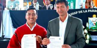 Con desfile, sesión solemne y compromisos institucionales, la parroquia San Simón conmemoró sus 140 años de vida política, en un ambiente marcado por el orgullo de su historia y la esperanza en su futuro.