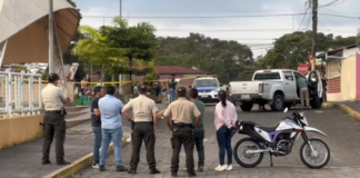 La madrugada de este jueves 28 de agosto, la Policía Nacional confirmó el hallazgo de dos cuerpos sin vida y una cabeza humana en el sector de la comunidad Unión Base, en el cantón Pastaza. A esto se suma que el miércoles una persona resultó herida de bala.
