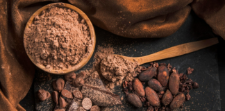 Ecuador afianza su liderazgo como potencia cacaotera, el cacao fue el producto de mayor crecimiento en el primer trimestre de 2025 con un alza del 165ÔÇ»%, según el Ministerio de Producción. Solo a EE.ÔÇ»UU. se exportaron USD 379,2 millones, de acuerdo con el Banco Central.