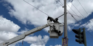 Militares de la Brigada de Caballería Blindada N.┬║ 11 “Galápagos”, técnicos del ECU 911, la Policía Nacional y personal de la Empresa Eléctrica unieron fuerzas para desmontar un sistema de vigilancia que, lejos de brindar seguridad, funcionaba como los ojos del crimen organizado, intervención que se llevó a cabo el 21 de agosto.