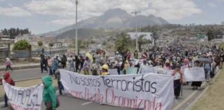 La Fundación Regional de Asesoría en Derechos Humanos (Inredh) denunció hoy que Efraín Fueres, un comunero de 47 años oriundo de Cuicocha, falleció por heridas de bala en el marco de las manifestaciones que se desarrollan en Cotacachi durante el paro nacional.