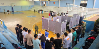 En la Brigada de Caballería Blindada N.┬░ 11 Galápagos, en Riobamba, se dio inicio al proceso de acuartelamiento de la leva 2006, segunda llamada, con la recepción de jóvenes que cumplirán el Servicio Cívico Militar Voluntario durante un año. La jornada marca el comienzo de una etapa de formación destinada a fortalecer el compromiso cívico y la disciplina de los participantes.