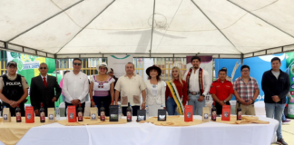 En Pallatanga se realizó una jornada inédita de la Primera Feria de Cafés Especiales 2025, convocando a productores, emprendedores y autoridades bajo una misma causa. El cantón camina hacia posicionarse en el mapa del café de especialidad y esta jornada fue el espacio perfecto para las muestras de tradición, cultura y sabor; una vitrina que superó las expectativas en convocatoria.