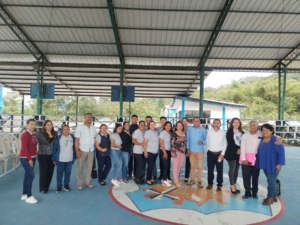 La Unidad Educativa ├ülvaro Valladares vivió una jornada especial dedicada a la promoción de la lectura, en un evento que reunió a seis reconocidos poetas de los Talleres Literarios de Pastaza.