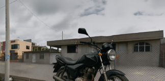 Un nuevo hecho de inseguridad se registró en Riobamba la noche del 8 de septiembre de 2025, cuando una motocicleta fue robada en el sector de las canchas de Licán. El incidente ocurrió aproximadamente a las 18h00.