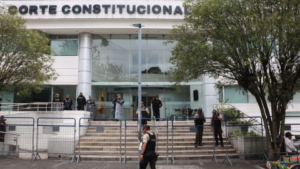 La Corte Constitucional del Ecuador emitió este miércoles 24 de septiembre de 2025 un dictamen favorable para la convocatoria a consulta popular con el fin de instalar una Asamblea Constituyente.