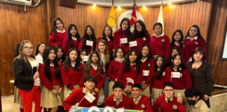 En el marco del Mes de la Democracia, la Delegación Provincial Electoral de Chimborazo desarrolló una serie de actividades académicas y culturales dirigidas a fortalecer la educación cívica y los valores democráticos en los jóvenes. Entre las iniciativas destacadas se incluyó la proyección de documentales relacionados con la democracia y la participación ciudadana.