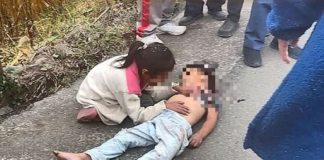 Un trágico accidente de tránsito conmocionó la tarde de este jueves a los habitantes de San Miguel de Bolívar, luego de que un niño de apenas cuatro años de edad perdiera la vida tras ser atropellado en la vía San Pablo de Atenas ÔÇô San Miguel de Bolívar, a la altura del sector conocido como San Pablo Apóstol.