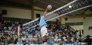 El ecuavóley, aquel deporte nacido en las canchas de tierra y convertido en símbolo de barrio durante casi un siglo, está a las puertas de un cierre de liga histórico. Hoy, Guayaquil Astilleros y Santo Domingo Tsáchilas disputarán la primera final de la Liga Nacional de Ecuavóley ÔÇô Banco Guayaquil, un certamen que en su temporada debut llevó la tradición popular al escenario del deporte profesional.