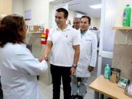 El retraso en los pagos del Gobierno central sigue acumulando tensiones en todo el país. Hasta agosto de 2025, los compromisos pendientes superan los USD 1.500 millones, afectando directamente a sectores clave como la salud, la educación y el financiamiento de los gobiernos autónomos descentralizados (GAD).