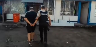 Un operativo policial de este 21 de septiembre, permitió la aprehensión de un ciudadano identificado como Andrés C., señalado por el presunto delito de tráfico de sustancias sujetas a fiscalización, en el recinto San Carlos de Pallatanga.