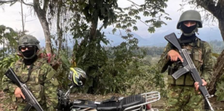 Un operativo militar desarrollado este 22 de septiembre, por personal del Ejército Ecuatoriano en el cantón Cumandá, provincia de Chimborazo, culminó con la aprehensión de un ciudadano que se movilizaba en una motocicleta y portaba un arma de fuego.