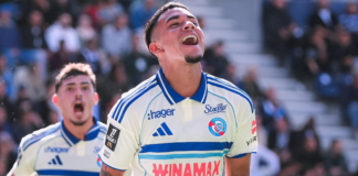 El joven ecuatoriano, encontró finalmente el grito que tanto había buscado con la camiseta del Racing de Estrasburgo. Su primera anotación en la Ligue 1 llegó ante el Paris FC, un rival recién ascendido, pero que exigió al cuadro alsaciano.