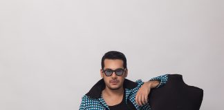 En los últimos cinco años, Ian Lombardi no ha parado de dejar huella. Sus colecciones y proyectos lo han llevado a escenarios en México, Alemania, España, Colombia y diversos países europeos, consolidándose como un referente de la moda con impacto social.