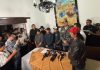 Después de más de cuatro horas de diálogo sostenido en Otavalo, los dirigentes indígenas de Imbabura y representantes del Ejecutivo llegaron a un pacto que marcó el levantamiento del paro que mantenía bloqueadas las vías de la provincia durante 23 días.