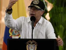 El Gobierno de Donald Trump anunció este domingo que dejará de otorgar ayuda financiera al gobierno de Gustavo Petro en Colombia, a quien calificó públicamente de “líder del narcotráfico”.