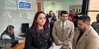 La asambleísta Ana Belén Tapia, miembro del bloque Acción Democrática Nacional (ADN), presentó el miércoles una denuncia ante el Tribunal Contencioso Electoral (TCE) por presunta violencia política en su contra.