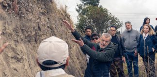 Durante el XI Taller Internacional de Geoarqueología – GEGAL, la Facultad de Recursos Naturales de la Escuela Superior Politécnica de Chimborazo llevó a investigadores nacionales y extranjeros al Parque Arqueológico Macají, donde pudieron observar de cerca cómo los vestigios geológicos y culturales de la zona evidencian la profunda conexión entre el ser humano y el volcán Chimborazo a lo largo de la historia.