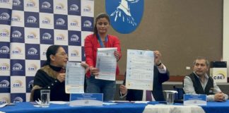 El Consejo Nacional Electoral (CNE) aclaró este 31 de octubre que unas papeletas encontradas por la Policía, presuntamente marcadas con la opción “No” del referendo y consulta popular 2025, no corresponden al material oficial de votación, sino a documentos utilizados para capacitaciones de los miembros de las Juntas Receptoras del Voto (JRV).