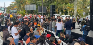 El presidente de la República Daniel Noboa Azín no pudo llegar a Pastaza el lunes 6 de octubre, conforme estuvo previsto, debido a las lluvias y al estado de deterioro del Aeropuerto Río Amazonas de Shell, por lo que asistió en su lugar la vicepresidenta María José Pinto, y entregó el puente en la parroquia Fátima y créditos para obras del Municipio de Pastaza.