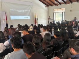 Con el objetivo de garantizar cosméticos seguros para toda la población, autoridades sanitarias de Riobamba realizaron una jornada de capacitación este 10 de octubre, dirigida a más de 130 comerciantes, fabricantes y distribuidores de productos cosméticos.