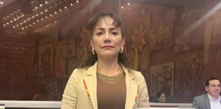 En un fallo que ha generado amplio eco en el ámbito político y judicial, el Tribunal Contencioso Electoral (TCE) dejó sin efecto la sanción impuesta a la asambleísta por Chimborazo, Patricia Núñez, representante de la Revolución Ciudadana (RC). El organismo determinó que las pruebas que sirvieron de base para multarla con USD 4.700 eran inconsistentes y vulneraban las garantías del debido proceso. Con esta decisión, el TCE ratificó la inocencia de la legisladora.