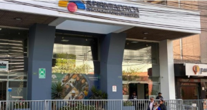 El Gobierno de Daniel Noboa planteó nuevamente abrir la puerta para que ciertas cooperativas se transformen en bancos. Esto, luego de que se aprobó la Ley Reformatoria al Código Orgánico Monetario y Financiero en la Asamblea Nacional el pasado 8 de octubre de 2025.