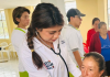 En una jornada dedicada al bienestar y la salud comunitaria, el Municipio de Riobamba, a través de la Dirección de Servicios Municipales y en coordinación con el Instituto Misael Acosta Solís, llevó a cabo una caravana médica y de alimentación en la comunidad El Troje, parroquia San Luis, con el apoyo de la reina de San Luis, Daniela Illicachi.