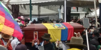 La resistencia indígena se mantiene activa en el norte del Ecuador. Reunidos en Parlamento masivo en Otavalo, este viernes 17 de octubre de 2025, los pueblos indígenas de Imbabura ratificaron la continuidad del paro en rechazo a las políticas del Gobierno de Daniel Noboa y anunciaron la instalación de mesas técnicas comunitarias desde el lunes 20 de octubre.