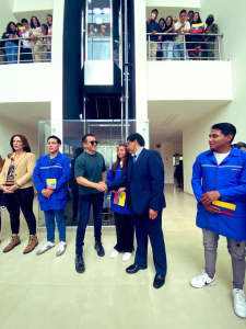 La Escuela Superior Politécnica de Chimborazo (ESPOCH) formará parte del programa nacional de residencias universitarias “Casa U”, una iniciativa del Gobierno del Ecuador oficializada mediante el Decreto Ejecutivo N.º 182.