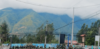 Veinticuatro días de protestas, carreteras bloqueadas, enfrentamientos entre policías y ciudadanos y algunas ciudades paralizadas. Ecuador atraviesa uno de los momentos críticos de su historia reciente. Lo que comenzó como un reclamo económico terminó convirtiéndose en una crisis que ha puesto en jaque la estabilidad del Gobierno, ha tensado las relaciones entre el Estado y los pueblos indígenas, y ha dejado a ciudadanos atrapados entre la incertidumbre y el miedo.