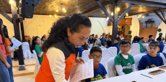 El Campeonato Aloha Riobamba 2025 se llevó a cabo con gran éxito la tarde del 24 de octubre en un ambiente lleno de entusiasmo, espíritu competitivo y familiaridad. El evento tuvo como objetivo fortalecer las habilidades mentales de los niños que representarán a Chimborazo en el próximo campeonato nacional.