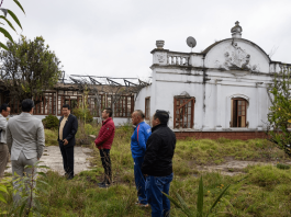 La emblemática Casa-Mansión de Villa María, una edificación que data de 1900 y que durante décadas ha estado en el abandono, es hoy un escenario de un conflicto. Lo que debía ser un proyecto de recuperación patrimonial terminó derivando en un enfrentamiento por la propiedad del inmueble.