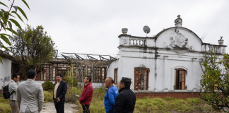 La emblemática Casa-Mansión de Villa María, una edificación que data de 1900 y que durante décadas ha estado en el abandono, es hoy un escenario de un conflicto. Lo que debía ser un proyecto de recuperación patrimonial terminó derivando en un enfrentamiento por la propiedad del inmueble.