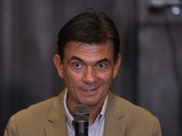 El ganador de la segunda vuelta presidencial de Bolivia, el centrista Rodrigo Paz, afirmó este 20 de octubre que mantiene acercamientos con “países amigos” como Estados Unidos, Brasil, Argentina, Uruguay y Paraguay. Busca su apoyo en la solución de la crisis de combustibles que enfrenta el país, una vez asuma la Presidencia el próximo 8 de noviembre de 2025.