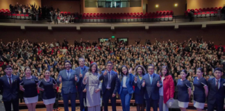 El 2 de octubre de 2025, la Universidad Nacional de Chimborazo (UNACH) dio inicio al periodo académico 2025-2S con una ceremonia que marcó el comienzo de un nuevo ciclo de aprendizaje.