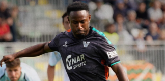 El seleccionado ecuatoriano John Yeboah continúa subiendo su nivel en el Venezia FC, su adaptación a la Serie B de Italia está dando frutos. Este 4 de octubre, el extremo tricolor fue titular en el encuentro frente al Frosinone, contribuyendo de manera decisiva en la victoria de su equipo por 3-0.