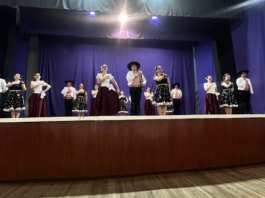 En una jornada cargada de emoción, arte y memoria, el alcalde de Guano, Oswaldo Vinicio Estrada Avilés, y la reina de Guano, Nátaly I, encabezaron el homenaje póstumo a Baltazar Ushca, conocido como el “Hielero del Chimborazo”, durante el Encuentro Cultural y Compartimiento de Tradiciones con la participación de delegaciones de México y Chile.