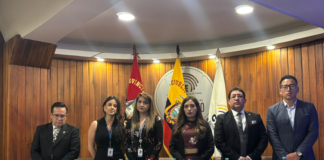 La Junta Provincial Electoral de Chimborazo, con la presencia de su directora, Viviana Velarde Rosero, llevó a cabo el 8 de octubre el sorteo público para la selección de los Miembros de las Juntas Receptoras del Voto (MJRV), quienes participarán en los comicios del Referéndum y Consulta Popular 2025.