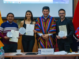 Durante la sesión ordinaria del Concejo Cantonal de Riobamba se vivió un momento histórico: por primera vez se entonó el Himno a la ciudad en idioma kichwa, como parte de las acciones que impulsa el Municipio para fortalecer la interculturalidad y reconocer la diversidad étnica del cantón.