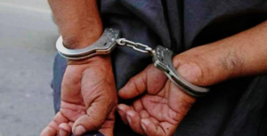 La justicia dictó una nueva sentencia este 13 de octubre, por un hecho violento ocurrido en Riobamba. Un sujeto fue condenado a veinte meses de pena privativa de libertad por el delito de robo en grado de tentativa, tras un proceso penal que reconstruyó los hechos ocurridos el 8 de marzo de 2025 en el sector centro-norte de la ciudad.