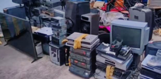 En un operativo que busca garantizar la legalidad, la eficiencia administrativa y la transparencia institucional, la Policía Nacional eliminó un total de 4.700 objetos que permanecían bajo custodia en la Policía Judicial de Chimborazo. La acción se desarrolló alrededor de las 11h00 de este 16 de octubre, cumpliendo estrictamente los procedimientos legales vigentes y bajo la supervisión de autoridades competentes.