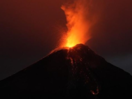 El volcán El Reventador, ubicado en el cantón El Chaco, en la provincia del Napo, se mantiene en alerta naranja debido a su elevada actividad eruptiva.