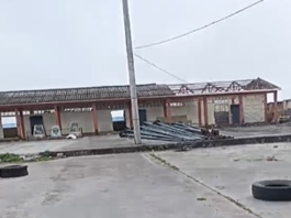 Indignación y preocupación viven los moradores de la parroquia San Antonio de Bayushig, en el cantón Penipe, tras la demolición parcial de la histórica Escuela Duchicela, donde se retiraron puertas, ventanas y techos para iniciar la construcción del denominado Parque de la Familia, proyecto impulsado por el Municipio.