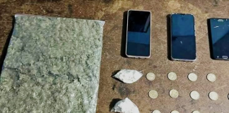 El control policial efectuado en las calles 9 de Julio y Duchicela, en Riobamba, permitió la detención de dos mujeres madre e hija por presunto tráfico ilícito de sustancias catalogadas sujetas a fiscalización. El hecho ocurrió la noche del 14 de octubre y derivó en un proceso penal que ahora sigue su curso bajo instrucción fiscal.