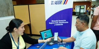 El Registro Civil del Ecuador abrirá sus puertas este sábado 25 de octubre en una jornada extraordinaria de cedulación que se desarrollará en 48 agencias distribuidas en las 24 provincias del país. La atención se realizará de 08h00 a 12h00, con el objetivo de atender a las personas que, por motivos laborales o académicos, no logran realizar este trámite durante los días hábiles.